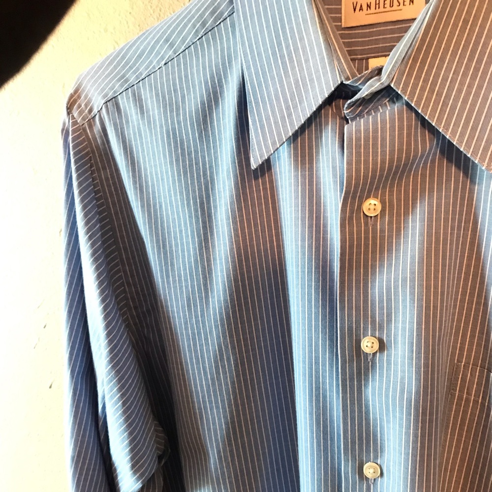 Men’s Van Heusen Long Sleeve Button Down size 16-16 1/2 , 32/33